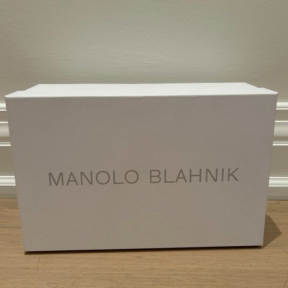 Manolo Blahnik - CAROLYNE BRIDE white satin pumps - Picture 11 of 11